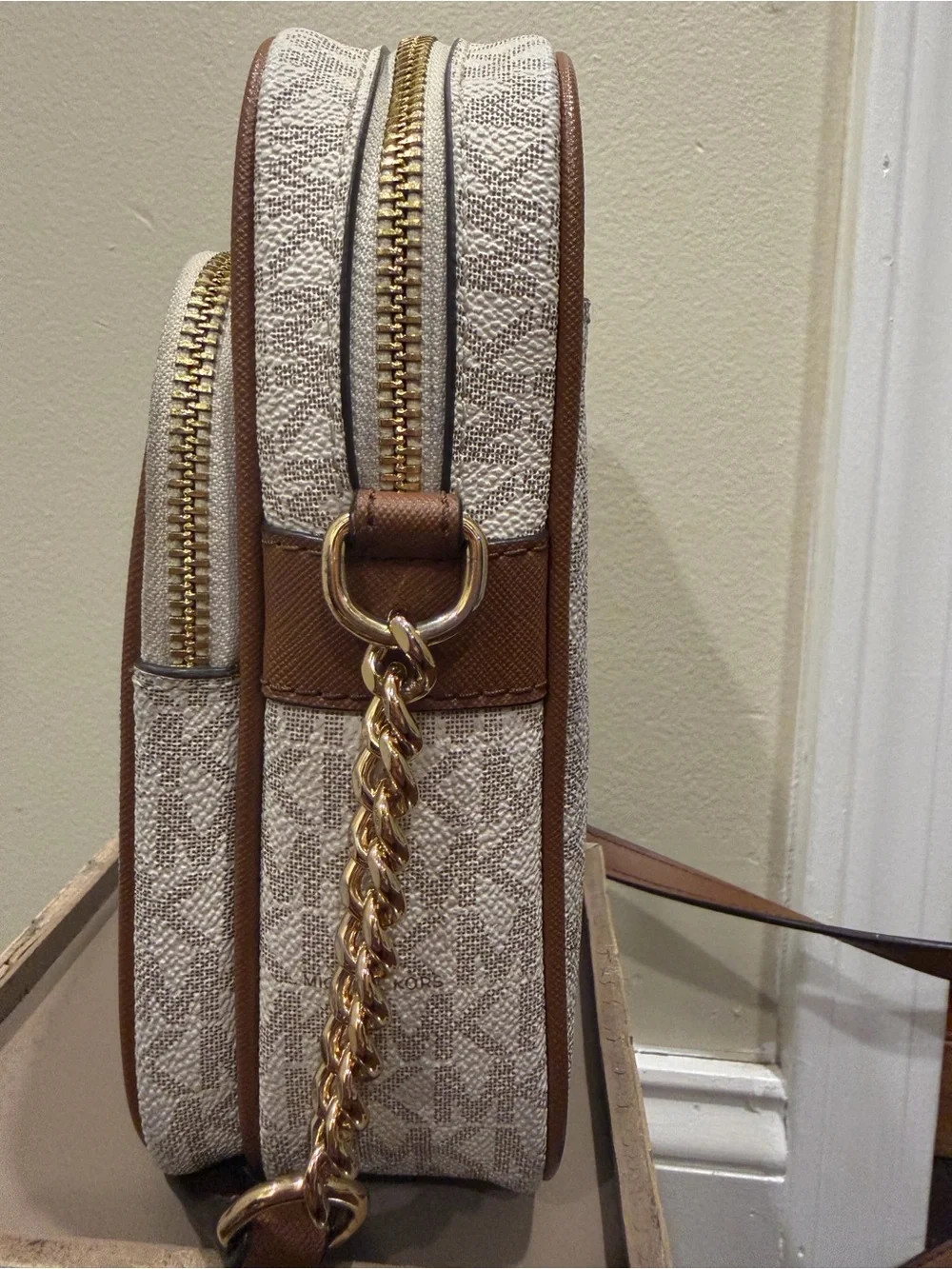 MICHAEL KORS Medium Flight Bag Vanilla Signature Crossbody Chain MK Logo - Picture 9 of 11